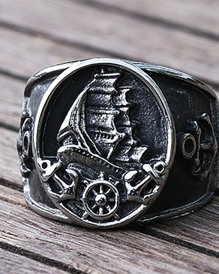 Nordischer Segelschiff-Ring mit Anker