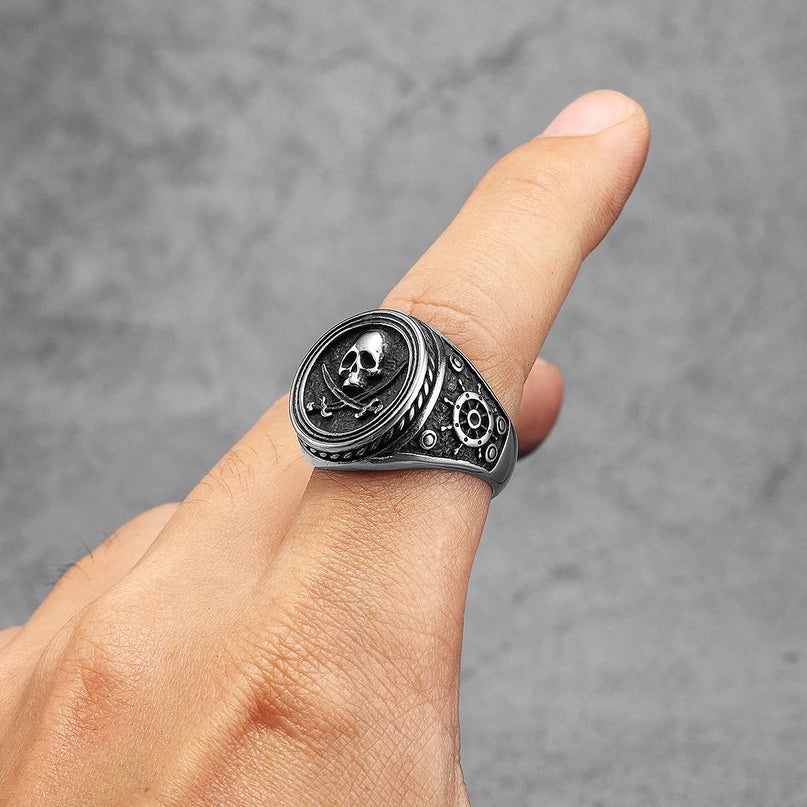 Goldener Jolly Roger Ring aus Stahl