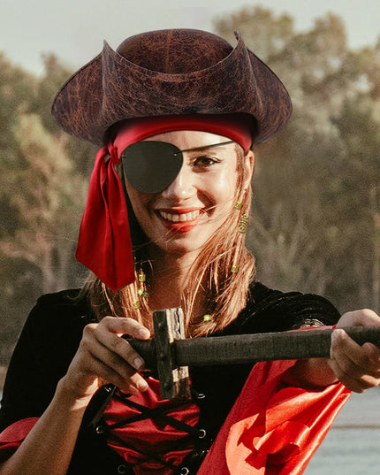 Dreispitz Piratenhut braun getragen Modelfoto