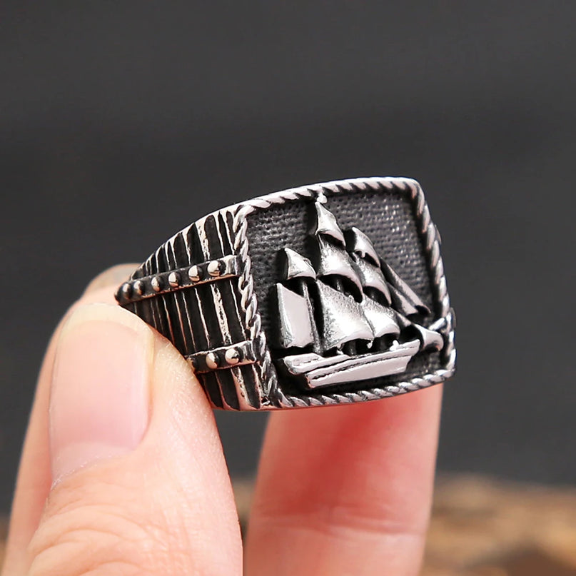 Segelschiff-Ring im Piratenstil