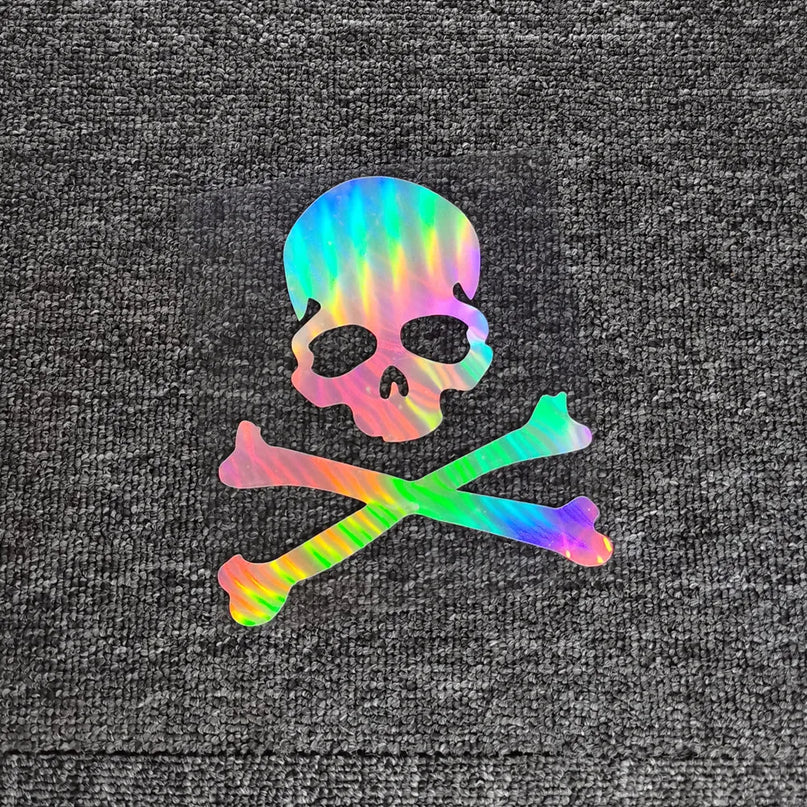 Roter Piraten Totenkopf Sticker auf Oberflaeche