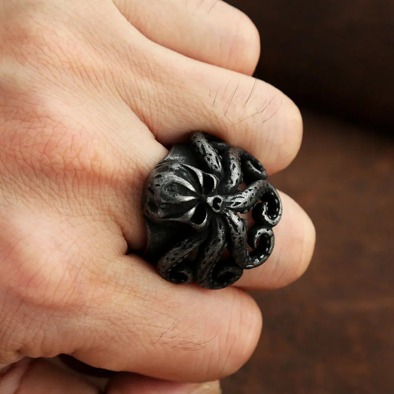 Silberner Skull Ring mit Krakenarmen
