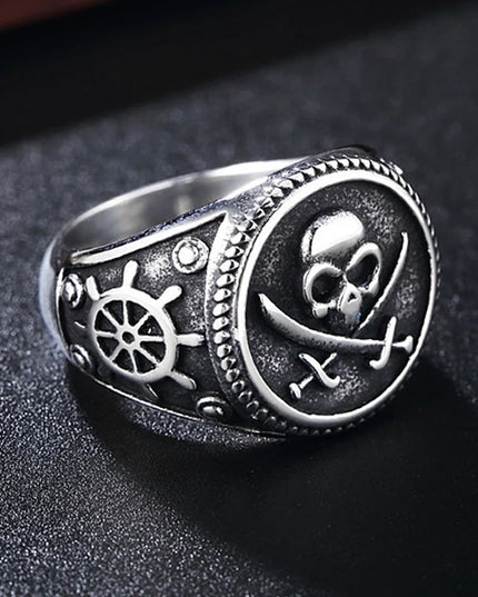 Bicolor Piraten-Ring mit Totenkopf