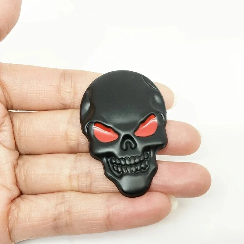 3D Totenkopf Aufkleber Silber Chrom Detailansicht
