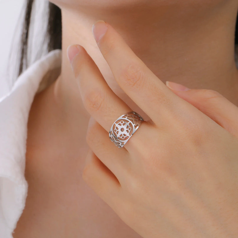 Silberner Kompass-Ring mit keltischem Muster