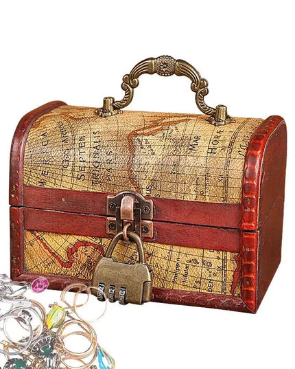 Kleine Schatzkiste Holz Leder offen Innenansicht
