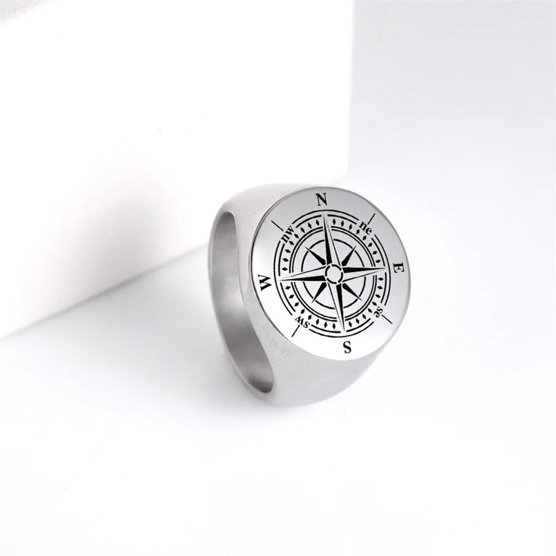 Steuerrad-Ring mit Windrose graviert