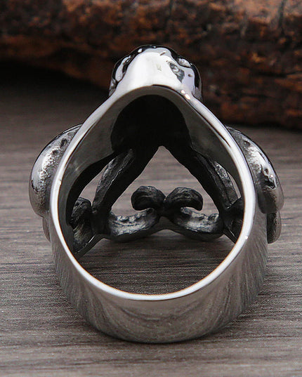 Schwarzer Totenkopf-Ring mit Tentakeln