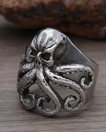Schwarzer Totenkopf-Ring mit Tentakeln