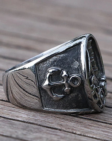 Nordischer Segelschiff-Ring mit Anker