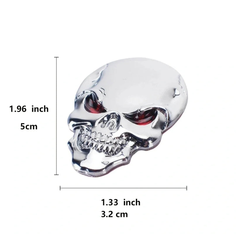 Totenkopf Metall Aufkleber Groessenvergleich Hand