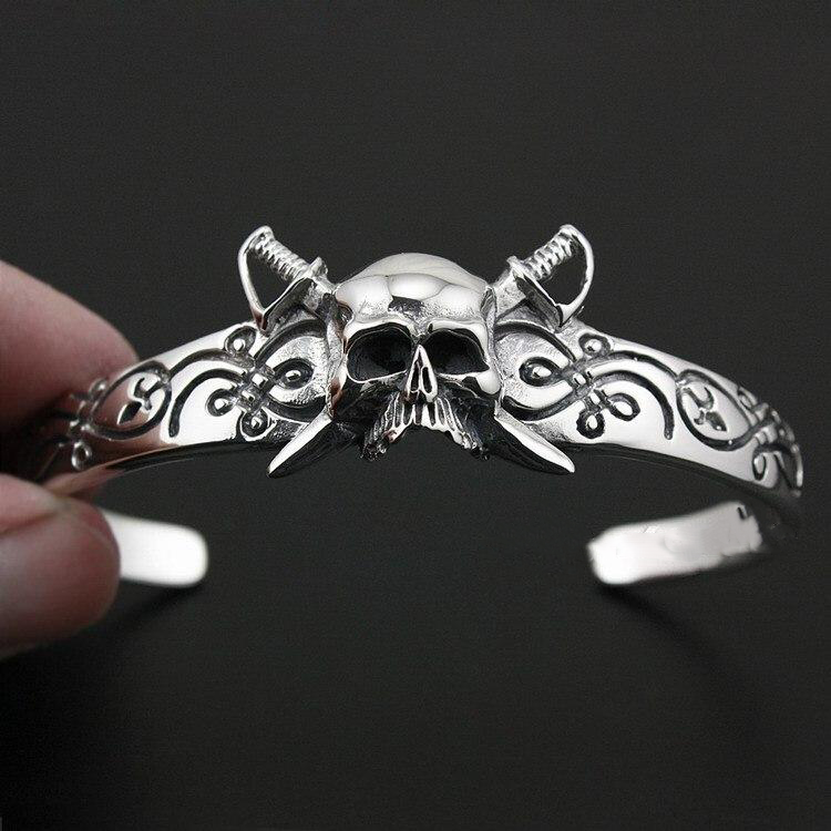 Piratenarmband - Doppel Sabres Schädel